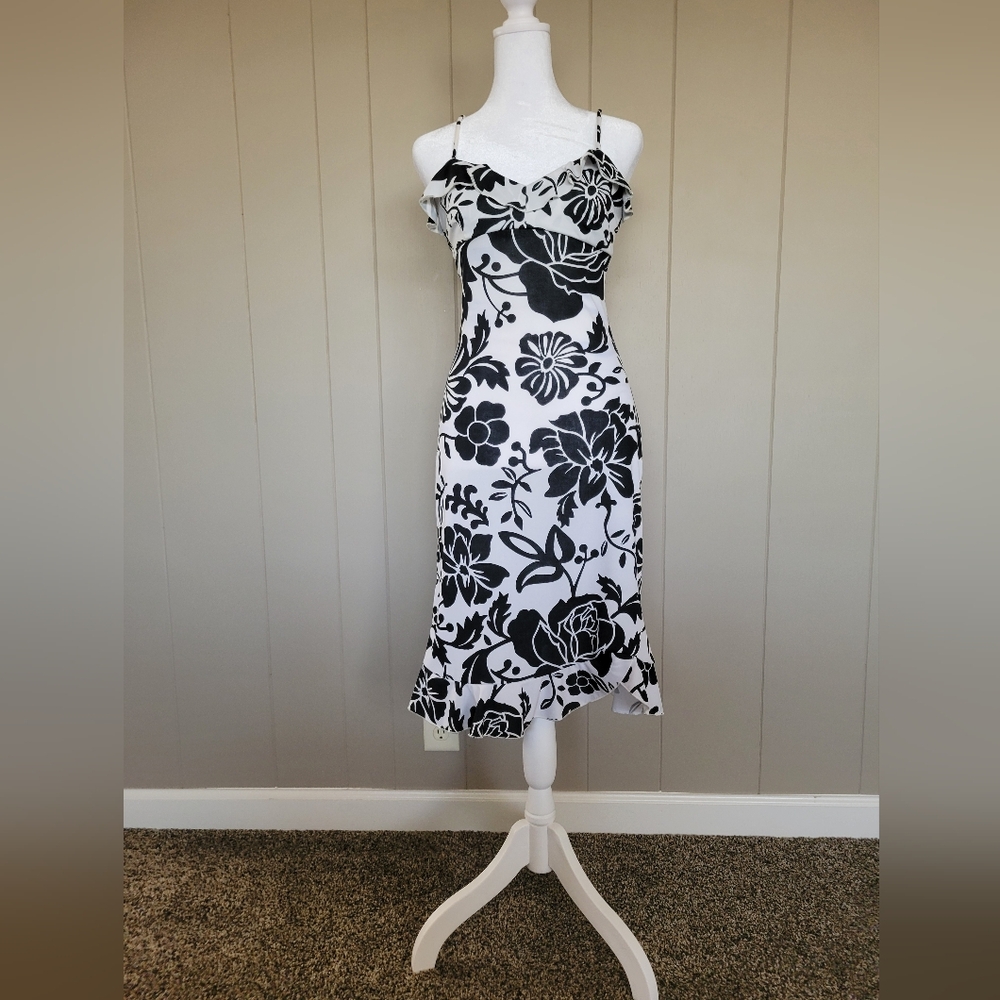 La Belle Monochrome Floral Midi Dress